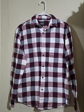 Banana Republic Men's Burgundy and White Checkered Button-Down Shirt Used Size M